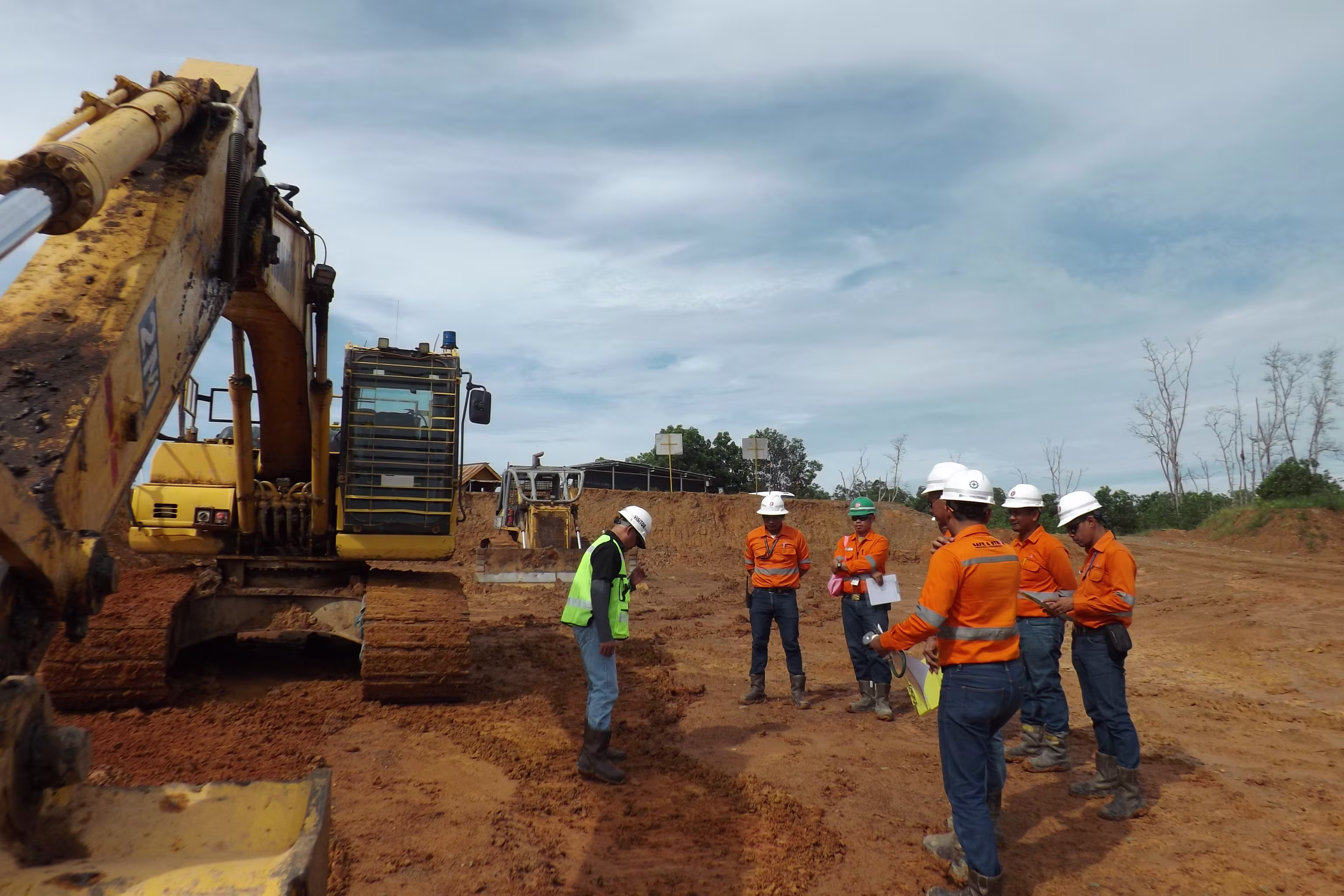 Commissioning Excavator Komatsu PC200 — Inspeksi 2