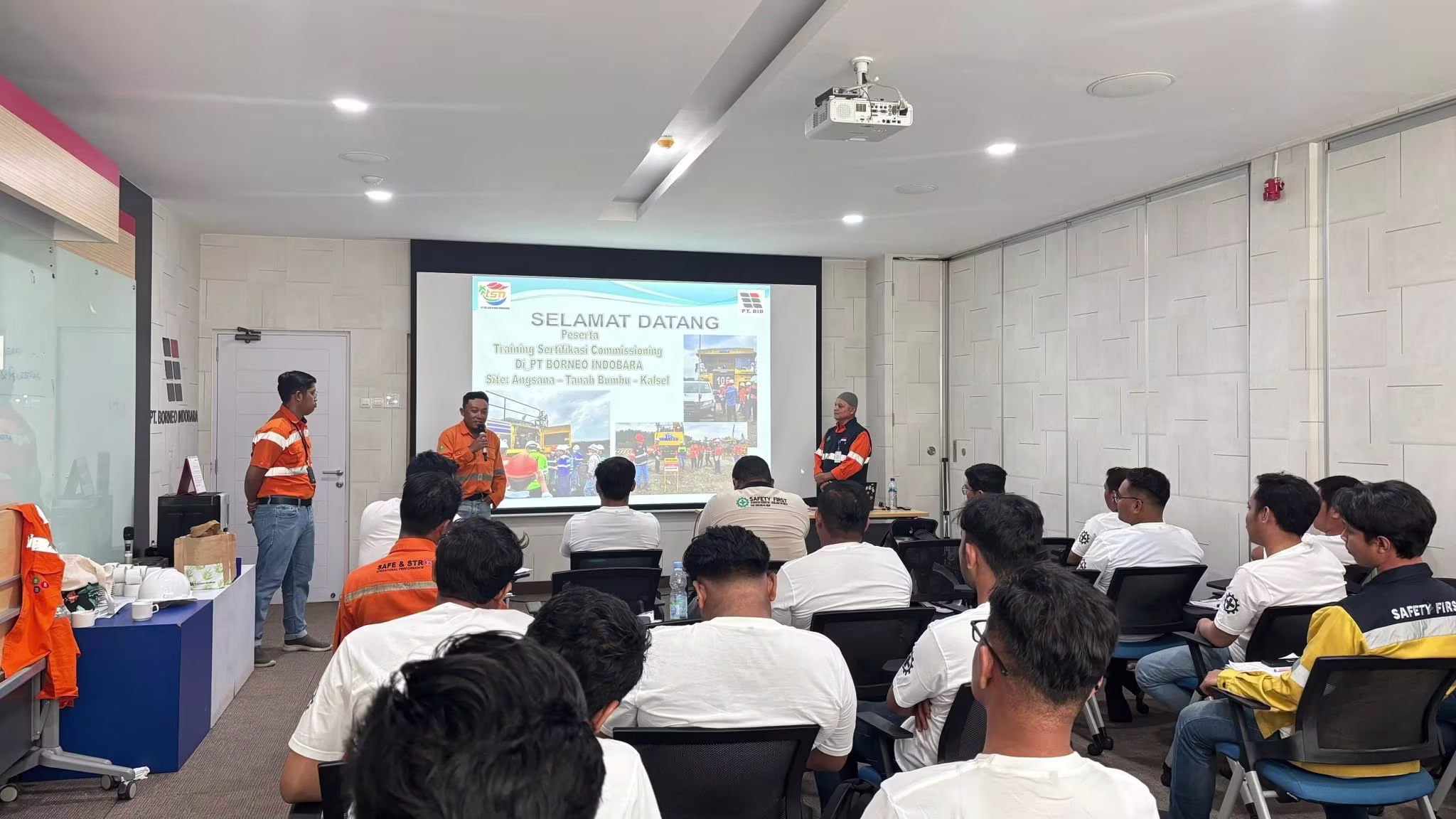 Pelatihan & Sertifikasi Pemerintah
