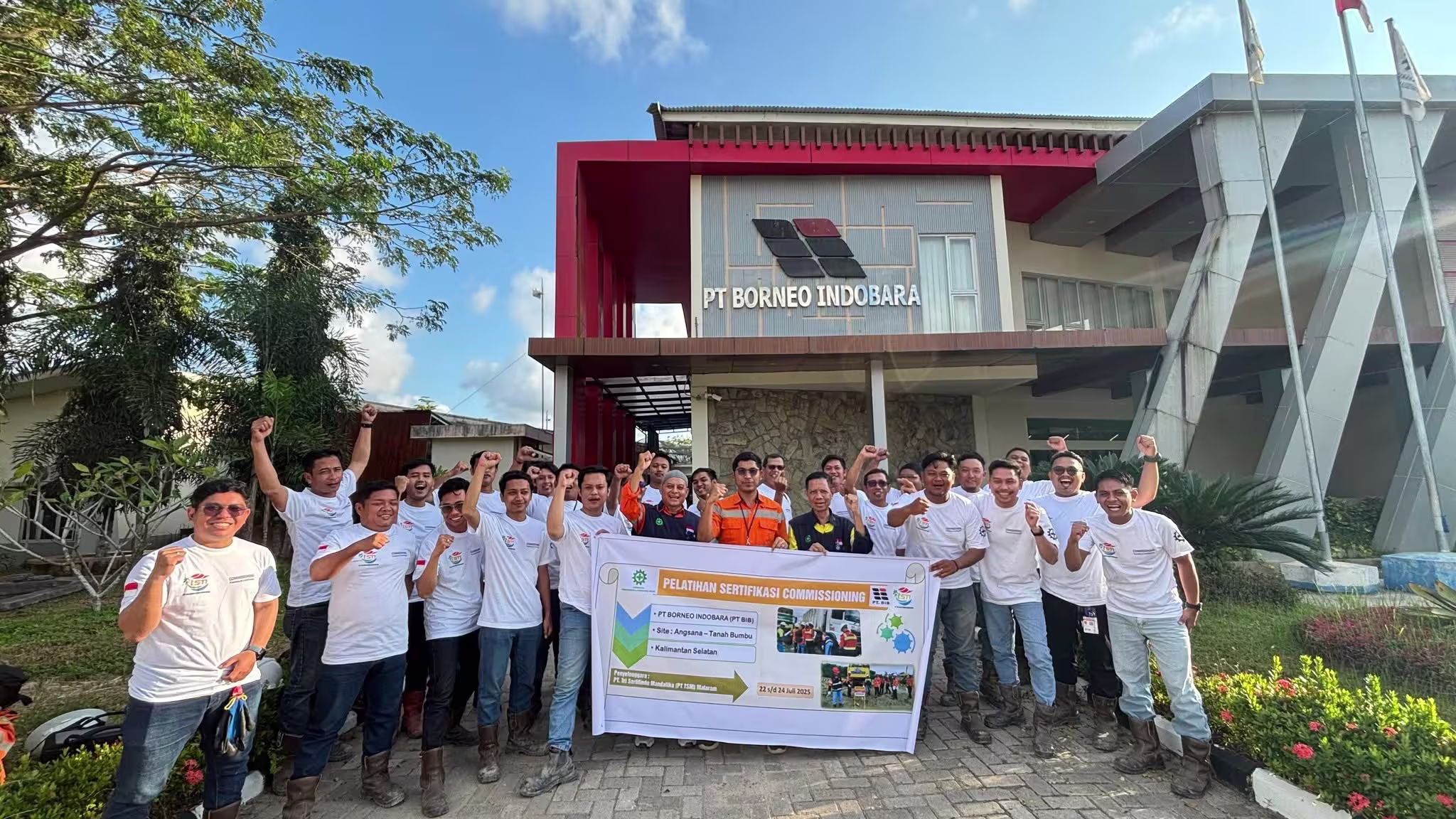 Foto Bersama Kelulusan Commissioning — Sesi 1